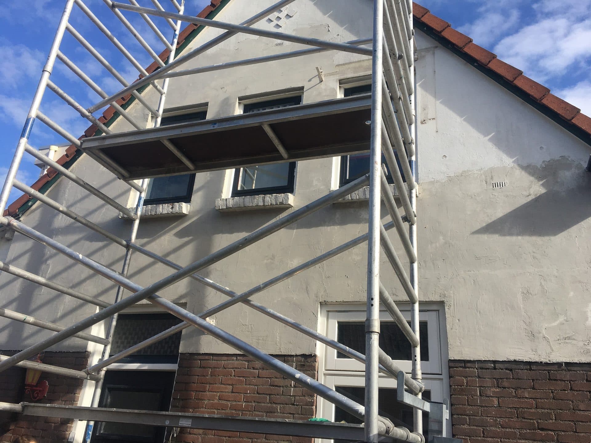Gevelwerk met hoogwerker