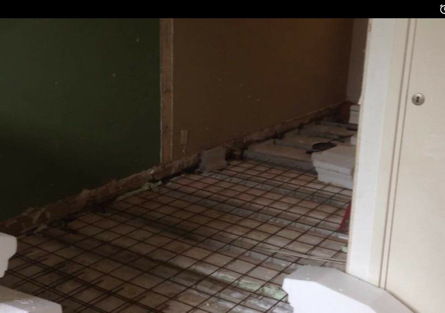 Binnenwand schilderen en reparatie van de trap