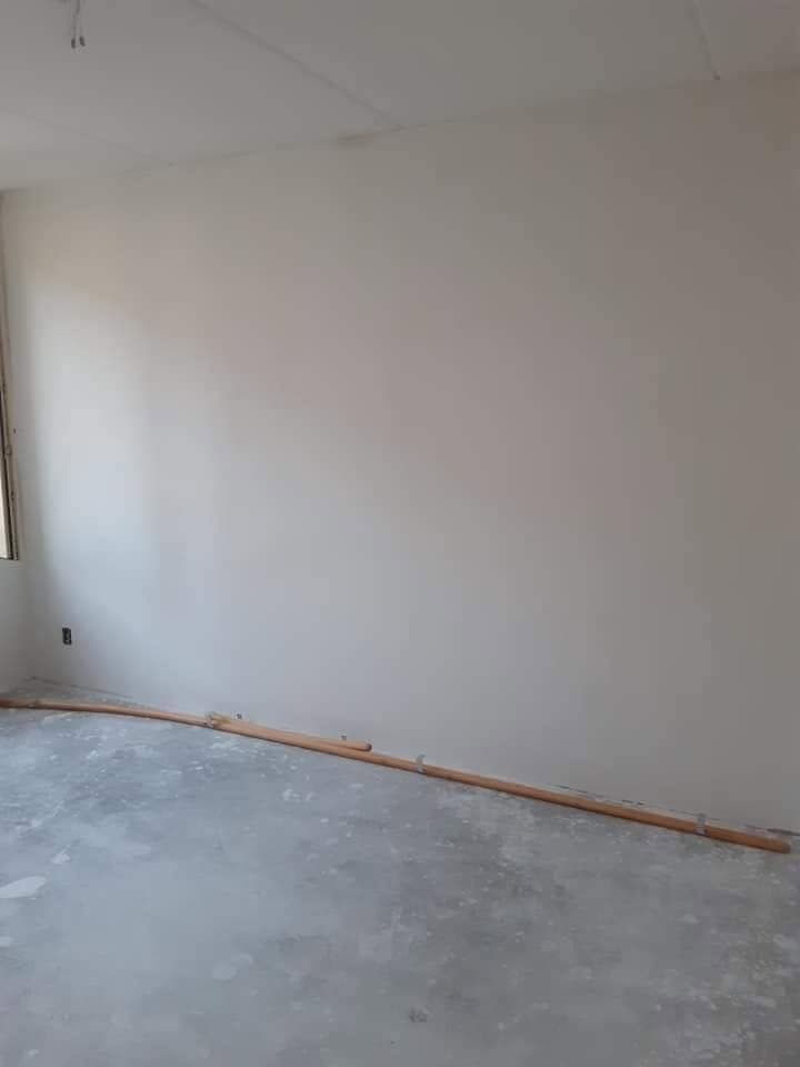 Na: lege kamer met witte wanden. (Facebook, 10 januari 2021)