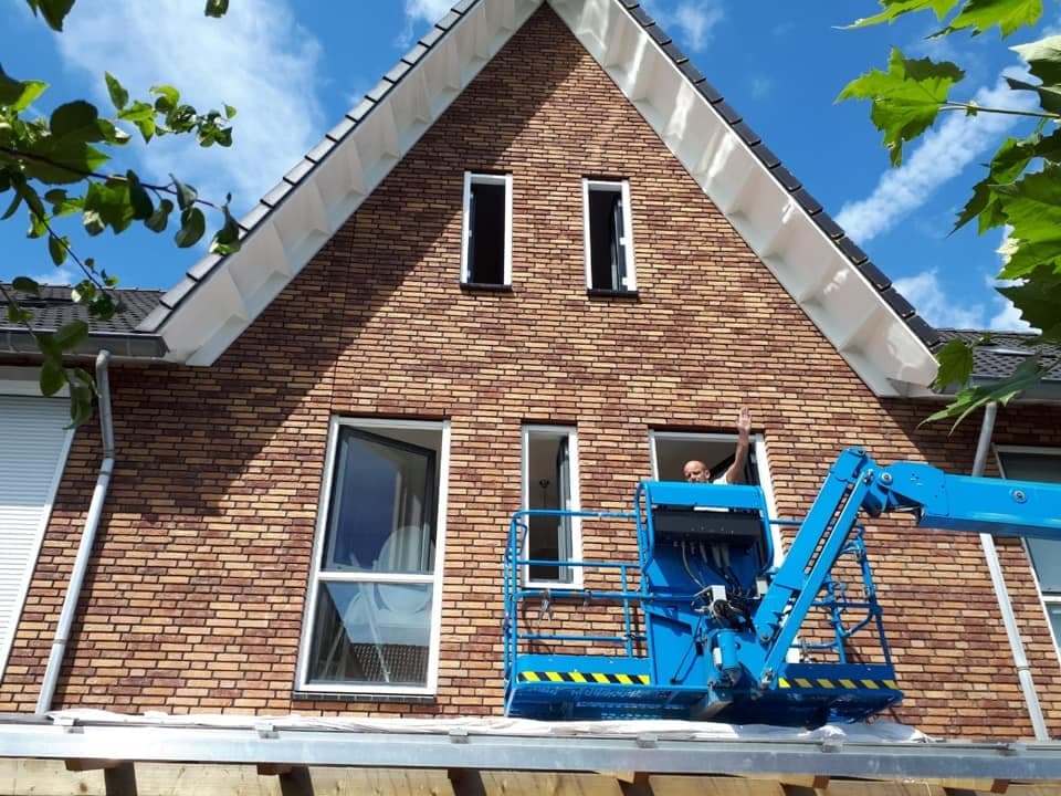 Buitenschilderwerken op dak en gevel